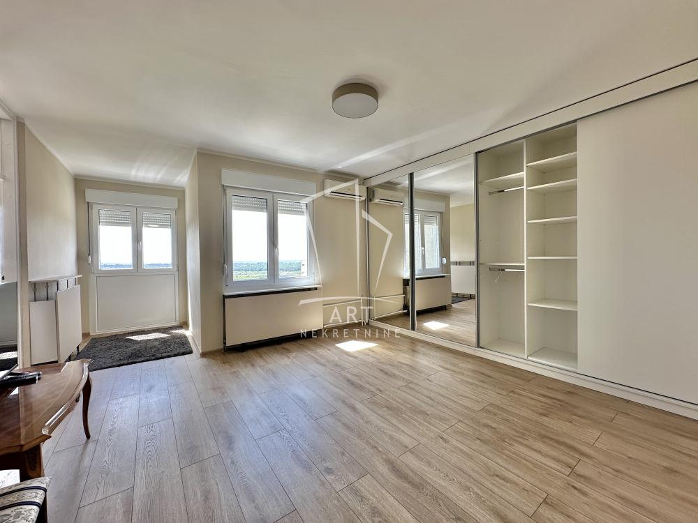 Stan na prodaju u Beogradu, Čukarica, jednoiposoban, 50m2, cena 132000 evra
