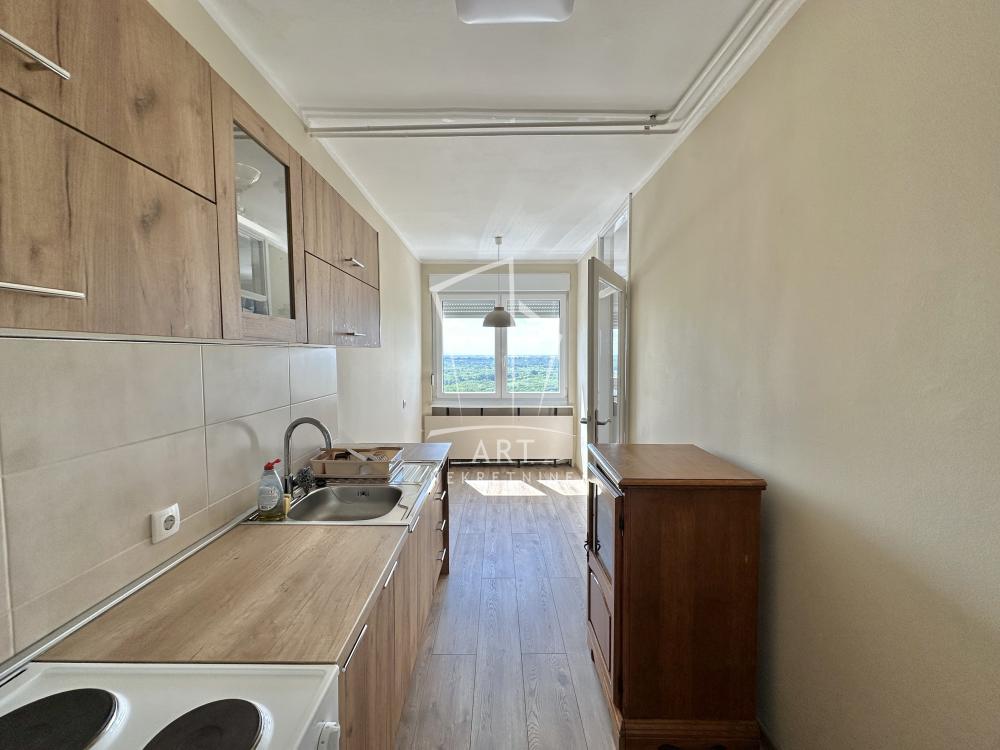 Stan na prodaju u Beogradu, Čukarica, jednoiposoban, 50m2, cena 132000 evra