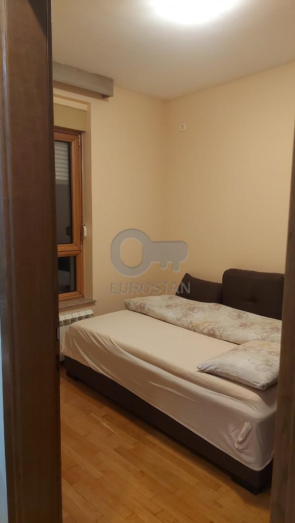 Stan na prodaju u Beogradu, Vračar (Hram), dvosoban, 39m2, cena 189600 evra