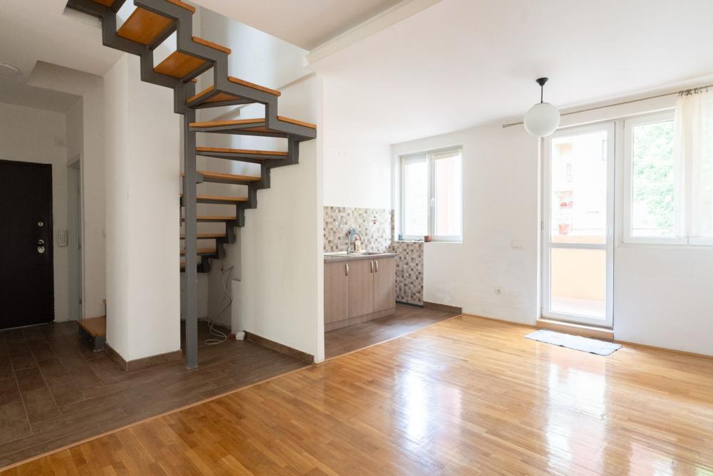 Stan na prodaju u Beogradu, Karaburma, cetvorosoban, 101m2, cena 250000 evra
