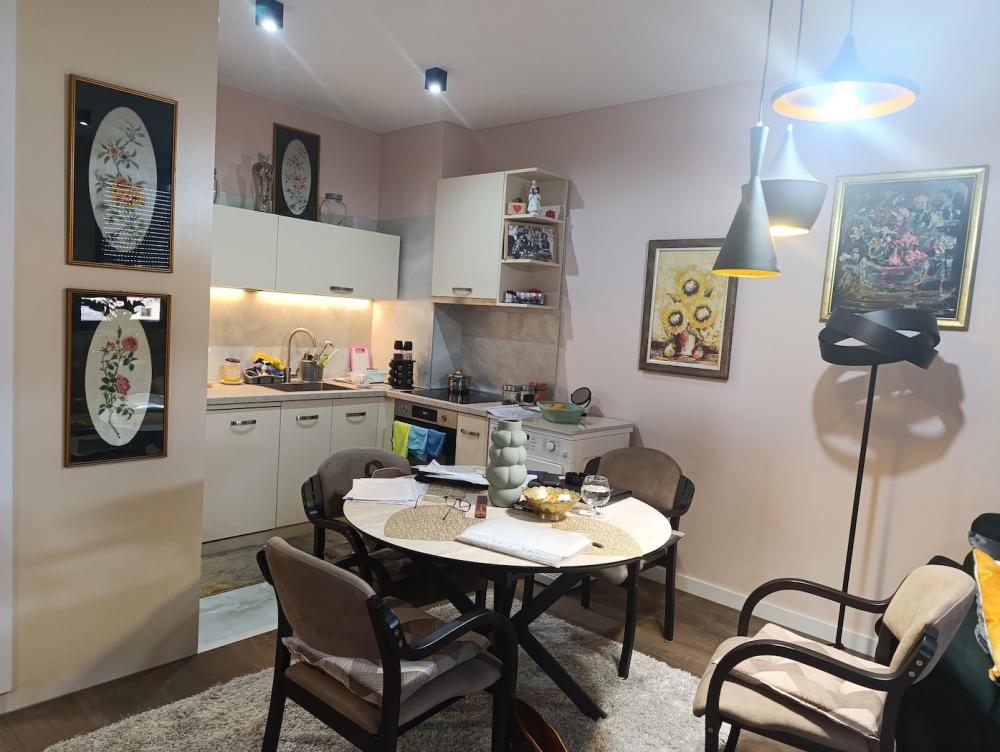 Stan na prodaju u Beogradu, Zemun, dvosoban, 49m2, cena 159250 evra