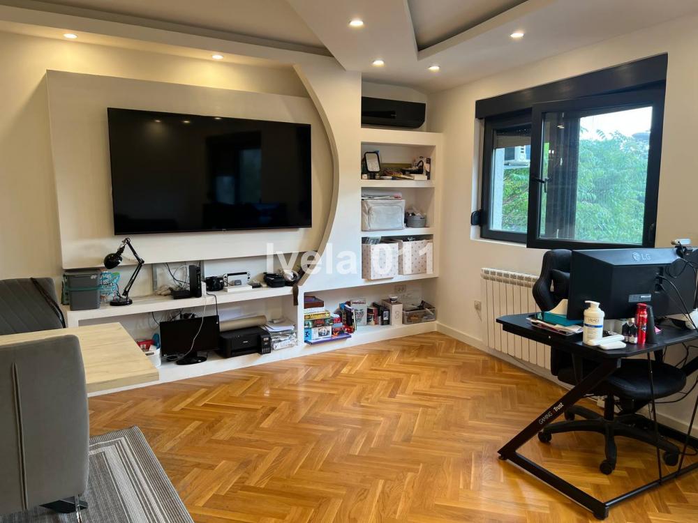 Stan na prodaju u Beogradu, Vojvode Stepe, dvoiposoban, 60m2, cena 182000 evra