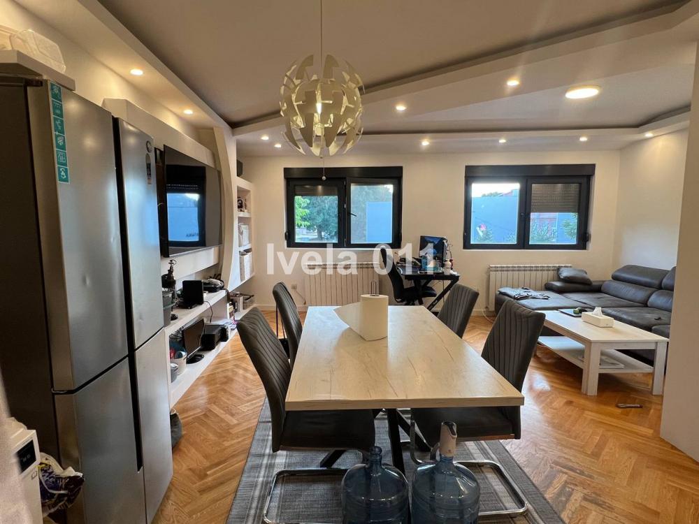 Stan na prodaju u Beogradu, Vojvode Stepe, dvoiposoban, 60m2, cena 182000 evra