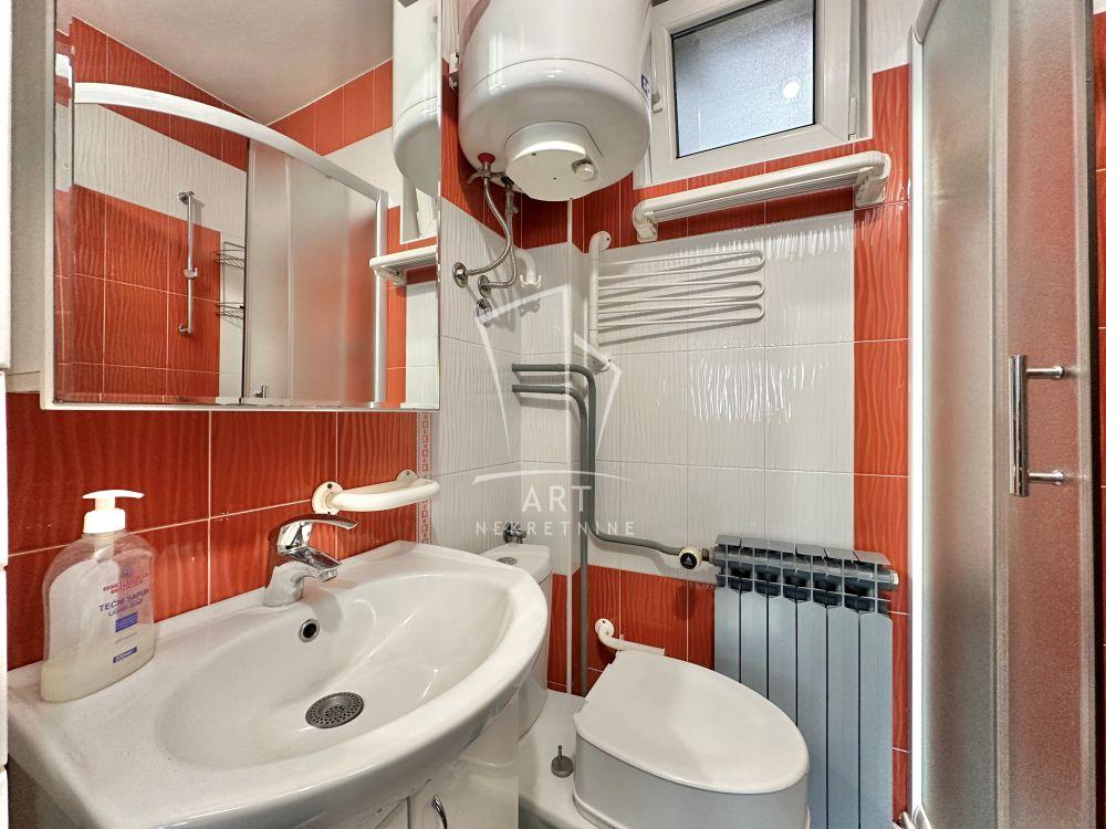 Stan na prodaju u Beogradu, Karaburma, dvosoban, 47m2, cena 156000 evra