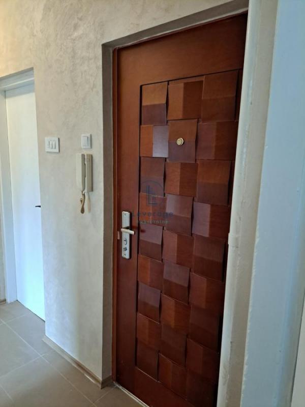 Stan na prodaju u Beogradu, Kanarevo brdo, dvosoban, 63m2, cena 155000 evra