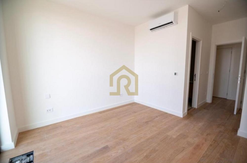Stan na prodaju u Beogradu, Beograd na vodi, 276m2, cena 1045000 evra