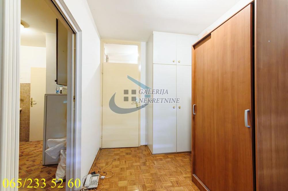 Stan na prodaju u Beogradu, Novi Beograd, dvosoban, 50m2, cena 175000 evra