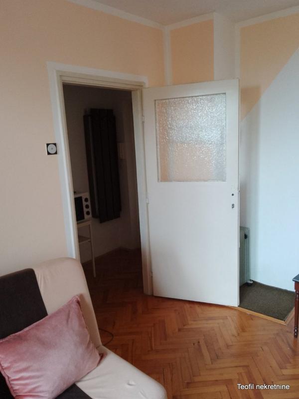 Stan na prodaju u Beogradu, Karaburma, jednosoban, 25m2, cena 67000 evra