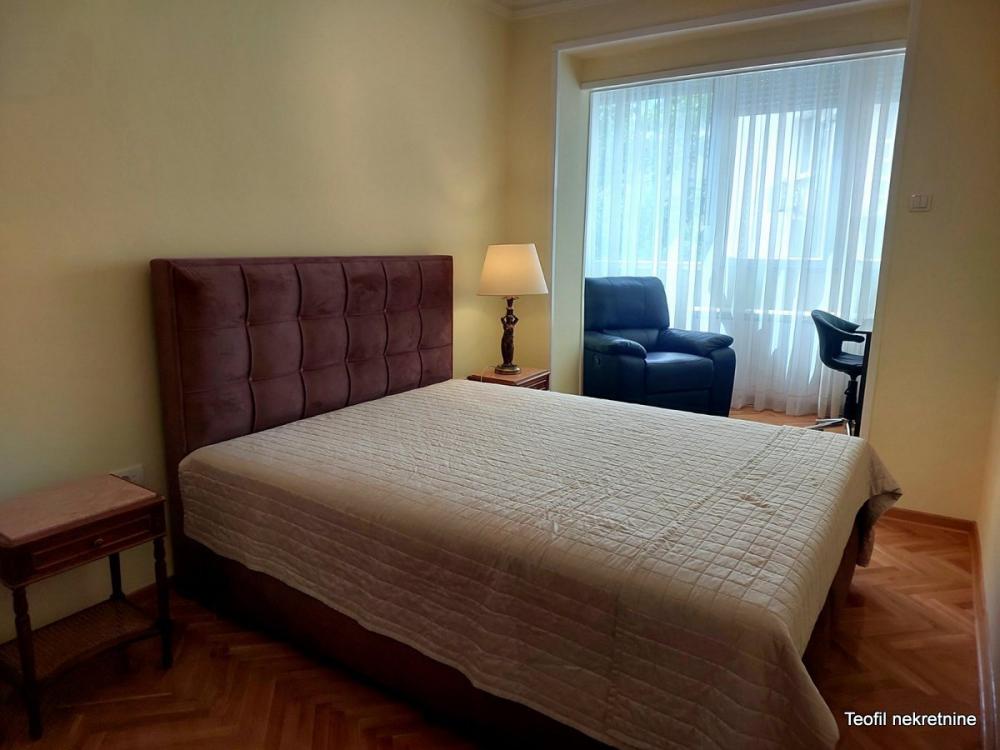 Stan na prodaju u Beogradu, Botanička bašta, trosoban, 82m2, cena 290000 evra