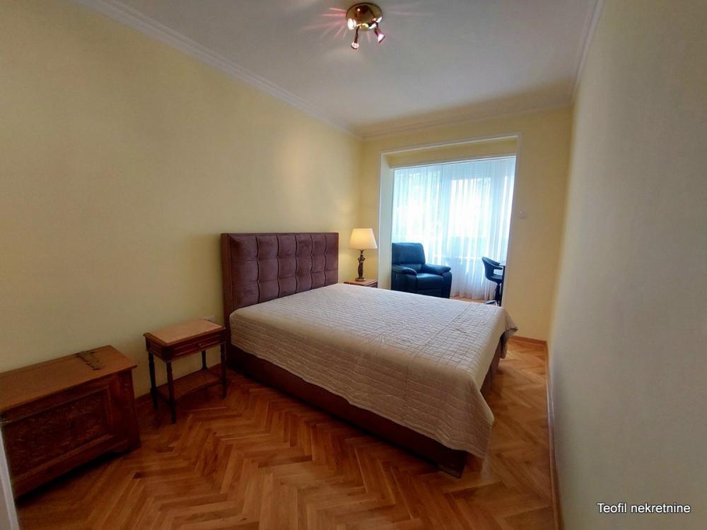 Stan na prodaju u Beogradu, Botanička bašta, trosoban, 82m2, cena 290000 evra