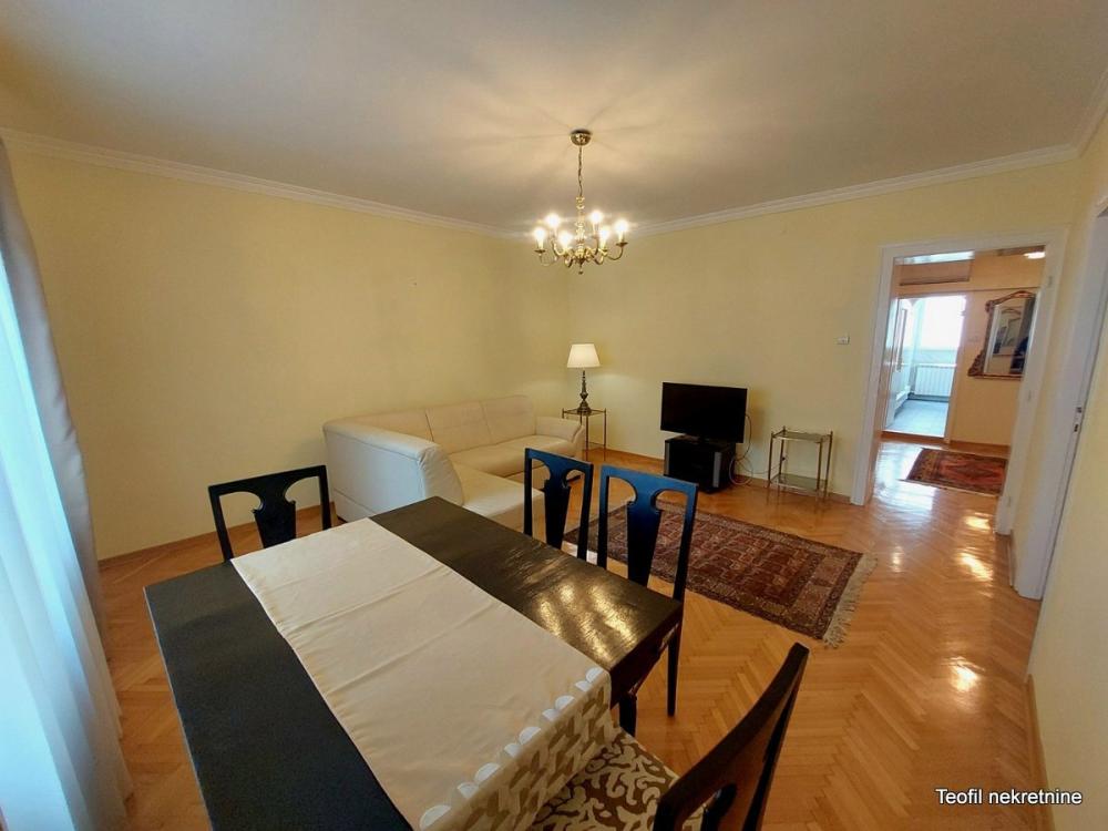 Stan na prodaju u Beogradu, Botanička bašta, trosoban, 82m2, cena 290000 evra