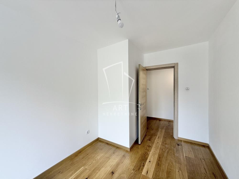Stan na prodaju u Beogradu, Savski venac, cetvorosoban, 103m2, cena 300000 evra