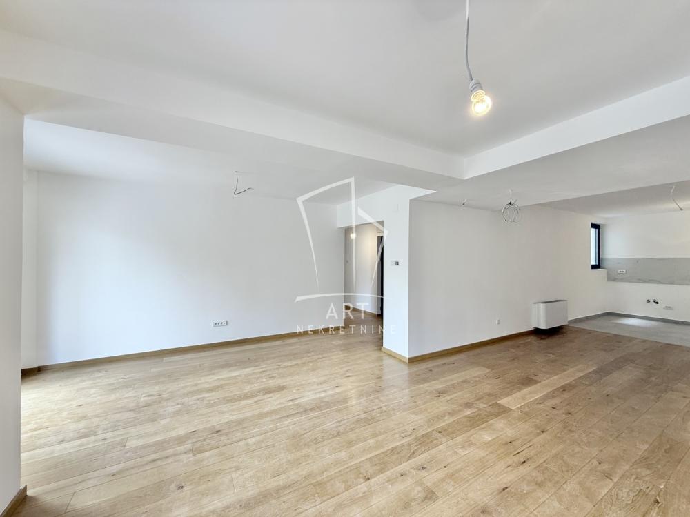 Stan na prodaju u Beogradu, Savski venac, cetvorosoban, 103m2, cena 300000 evra