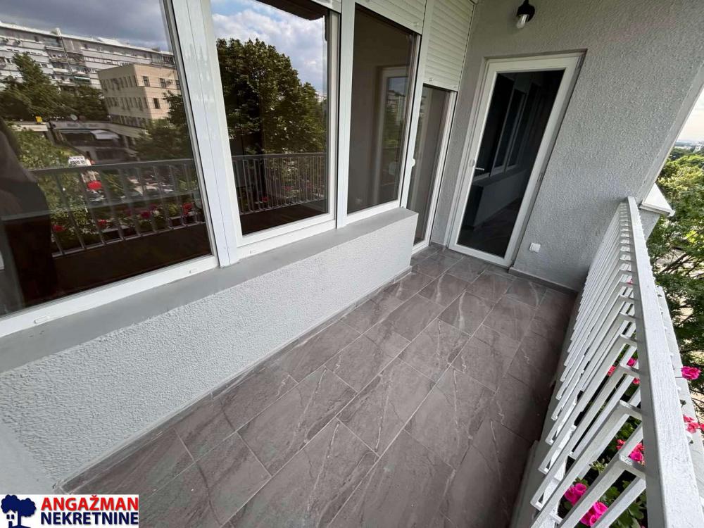 Stan na prodaju u Beogradu, Konjarnik, dvosoban, 67m2, cena 227000 evra