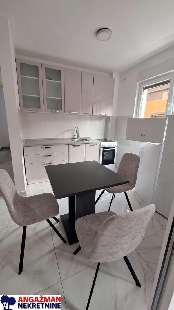 Stan na prodaju u Beogradu, Gornji grad, jednoiposoban, 45m2, cena 160000 evra
