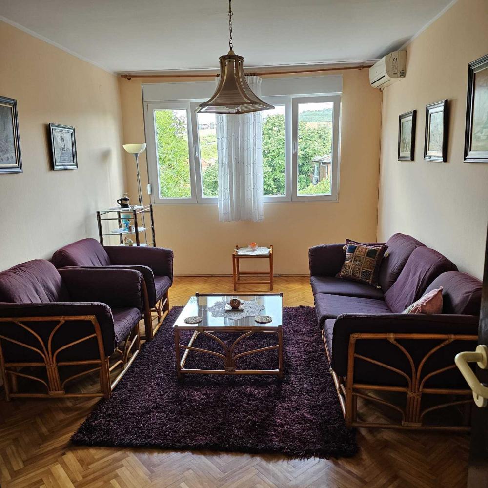 Stan na prodaju u Beogradu, Karaburma, trosoban, 66m2, cena 151000 evra