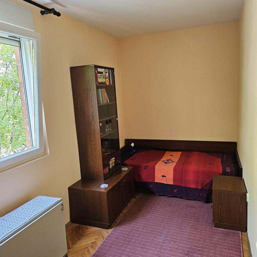 Stan na prodaju u Beogradu, Karaburma, trosoban, 66m2, cena 153000 evra