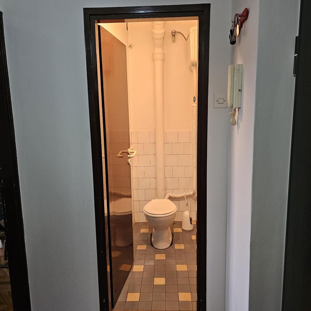 Stan na prodaju u Beogradu, Karaburma, trosoban, 66m2, cena 153000 evra