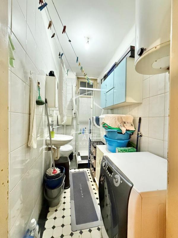 Stan na prodaju u Beogradu, Vračar, trosoban, 70m2, cena 280000 evra