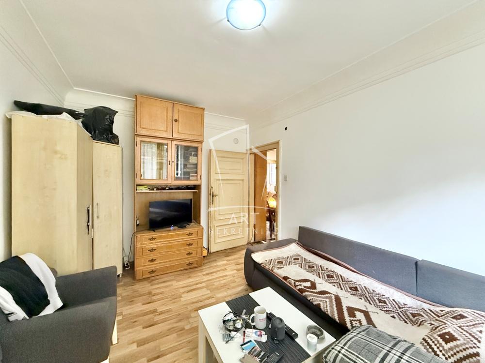 Stan na prodaju u Beogradu, Vračar, trosoban, 70m2, cena 280000 evra