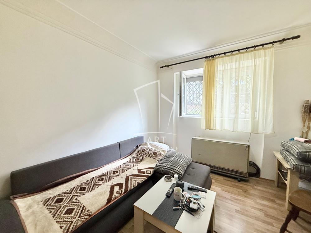 Stan na prodaju u Beogradu, Vračar, trosoban, 70m2, cena 280000 evra