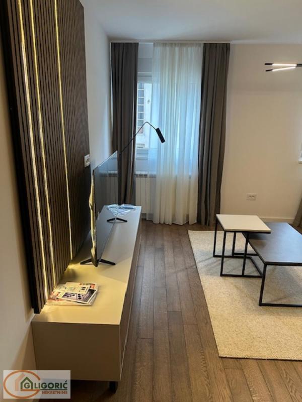 Stan na prodaju u Beogradu, Crveni Krst, dvoiposoban, 62m2, cena 279000 evra