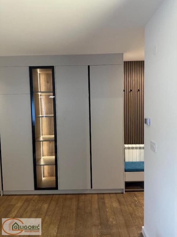 Stan na prodaju u Beogradu, Crveni Krst, dvoiposoban, 62m2, cena 279000 evra