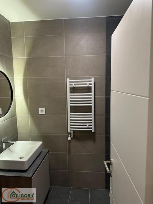 Stan na prodaju u Beogradu, Crveni Krst, dvoiposoban, 62m2, cena 279000 evra