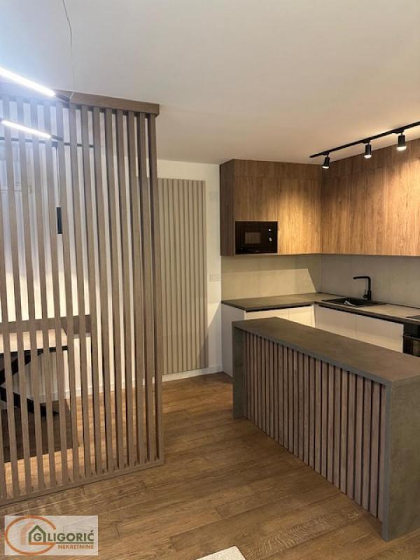 Stan na prodaju u Beogradu, Crveni Krst, dvoiposoban, 62m2, cena 279000 evra