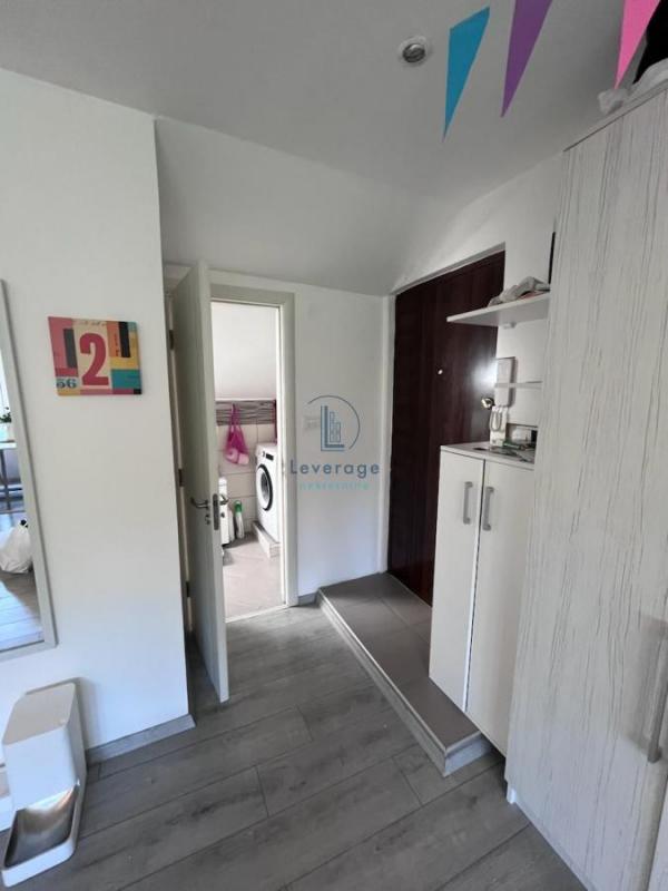 Stan na prodaju u Beogradu, Novi Beograd blok 32 (Crkva Sv. Dimitrija), dvosoban, 70m2, cena 183300 evra