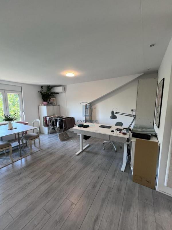 Stan na prodaju u Beogradu, Novi Beograd blok 32 (Crkva Sv. Dimitrija), dvosoban, 70m2, cena 183300 evra