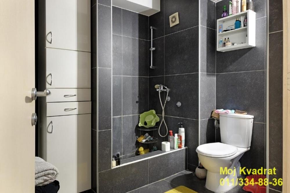 Stan na prodaju u Beogradu, Novi Beograd blok 32 (Crkva Sv. Dimitrija), dvosoban, 68m2, cena 200000 evra
