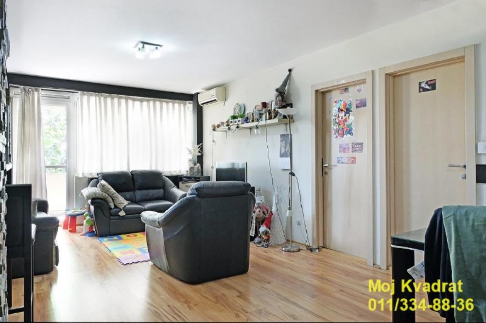 Stan na prodaju u Beogradu, Novi Beograd blok 32 (Crkva Sv. Dimitrija), dvosoban, 68m2, cena 200000 evra