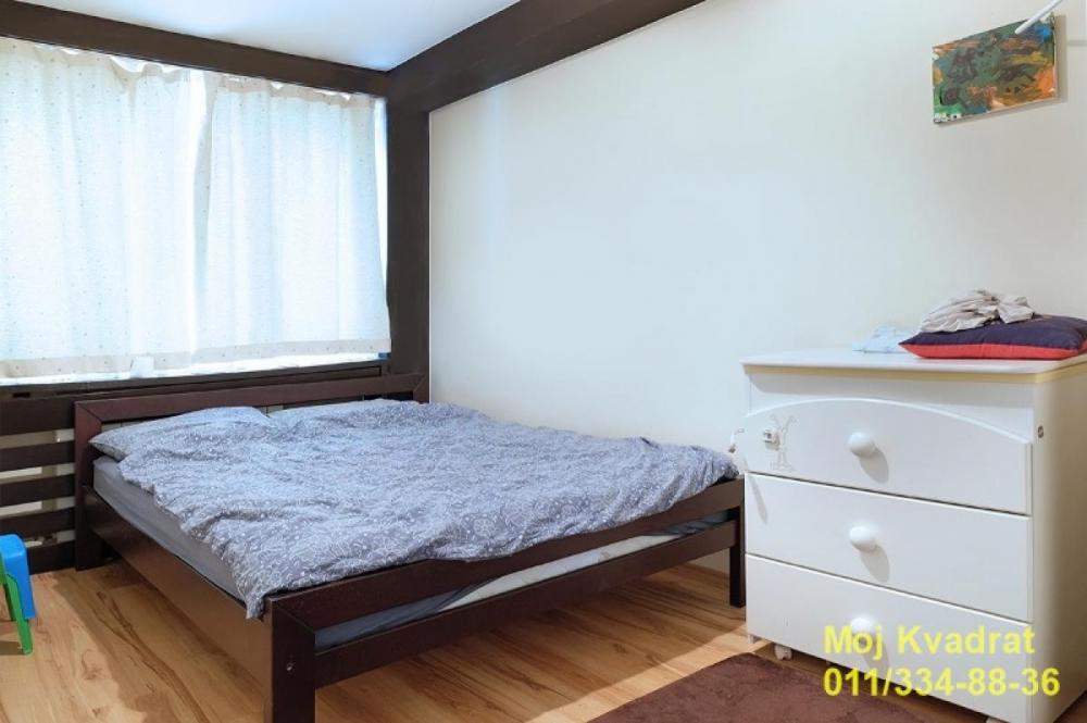 Stan na prodaju u Beogradu, Novi Beograd blok 32 (Crkva Sv. Dimitrija), dvosoban, 68m2, cena 200000 evra