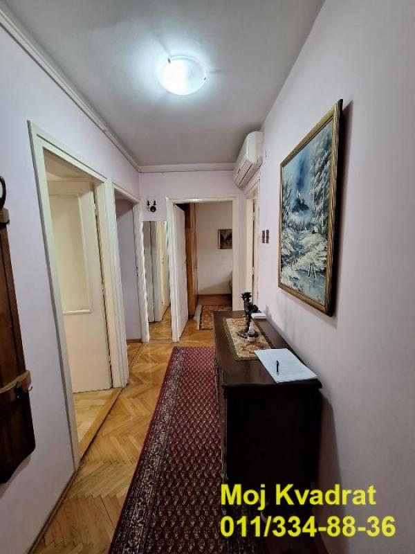 Stan na prodaju u Beogradu, Kalenić pijaca, dvosoban, 56m2, cena 235000 evra