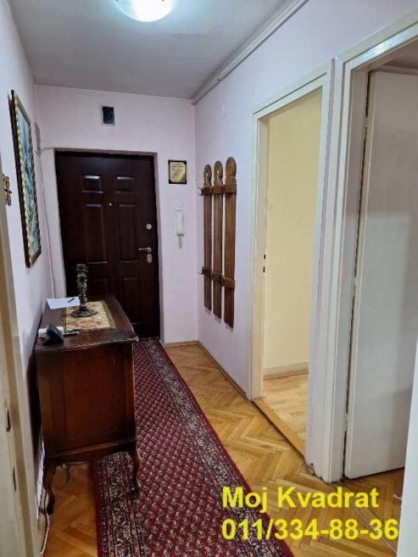Stan na prodaju u Beogradu, Kalenić pijaca, dvosoban, 56m2, cena 235000 evra