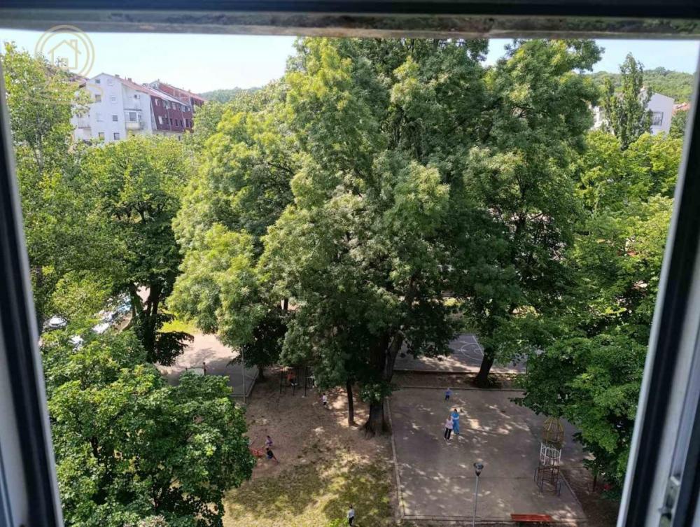 Stan na prodaju u Beogradu, Karaburma, dvosoban, 60m2, cena 120000 evra
