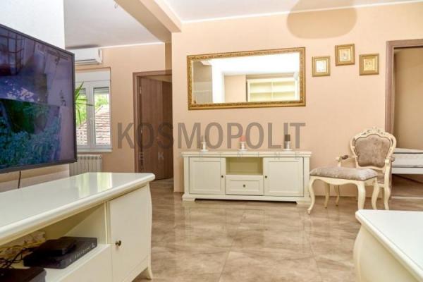 Stan na prodaju u Beogradu, Gundulićev venac, dvoiposoban, 52m2, cena 235000 evra