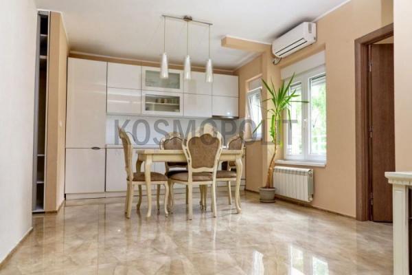 Stan na prodaju u Beogradu, Gundulićev venac, dvoiposoban, 52m2, cena 235000 evra