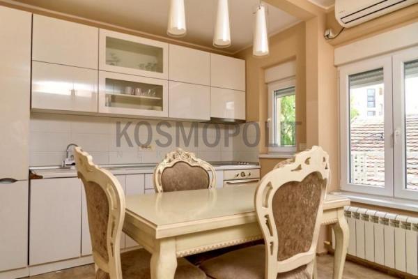 Stan na prodaju u Beogradu, Gundulićev venac, dvoiposoban, 52m2, cena 235000 evra