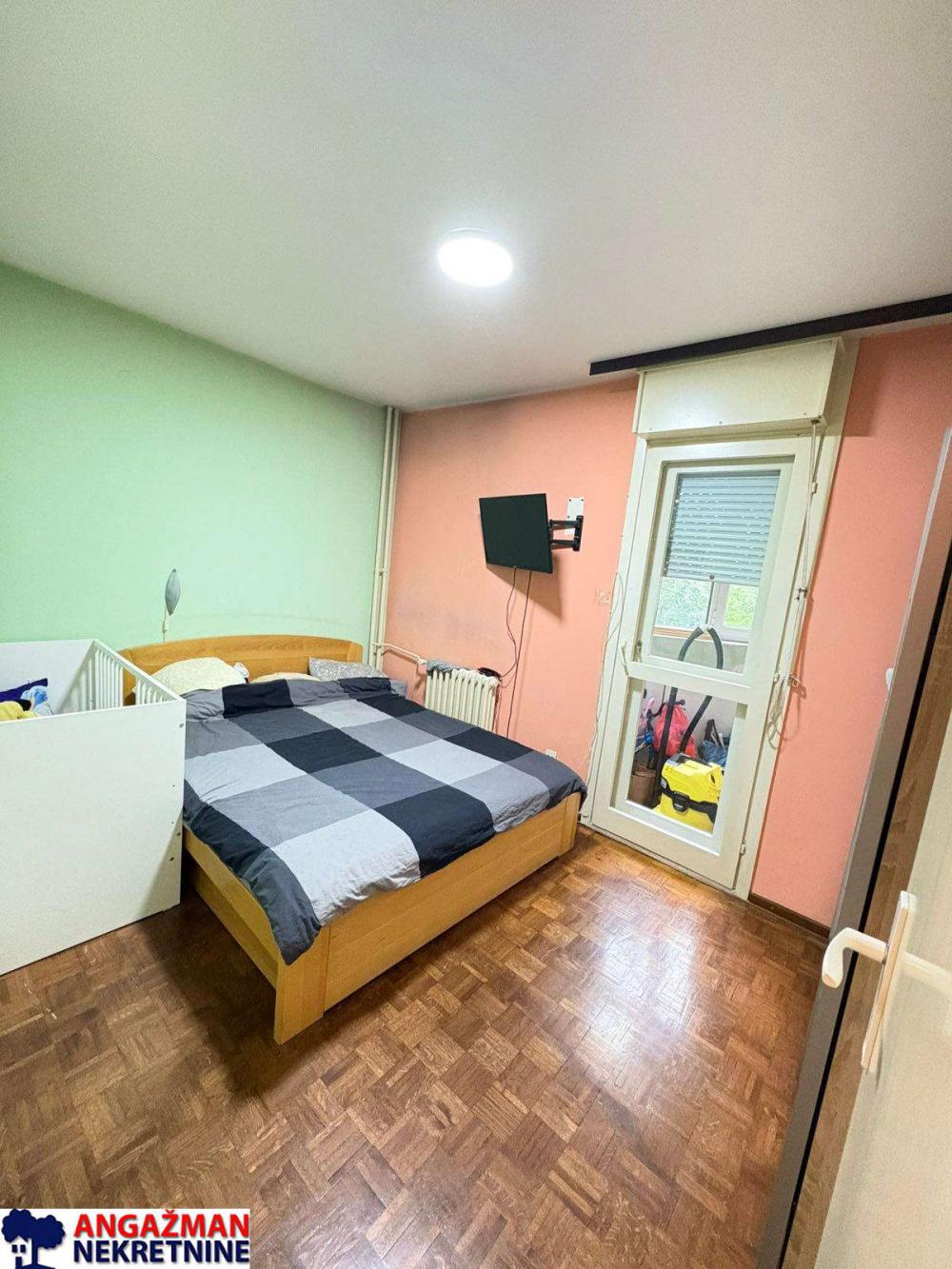 Stan na prodaju u Beogradu, Marije Bursać, trosoban, 77m2, cena 220000 evra