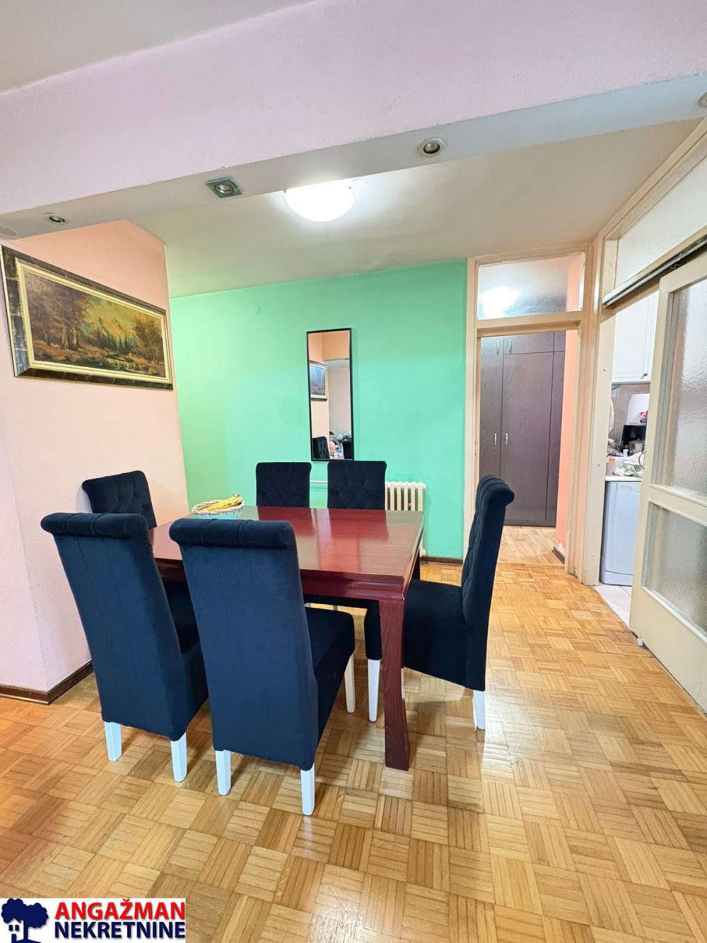 Stan na prodaju u Beogradu, Marije Bursać, trosoban, 77m2, cena 220000 evra