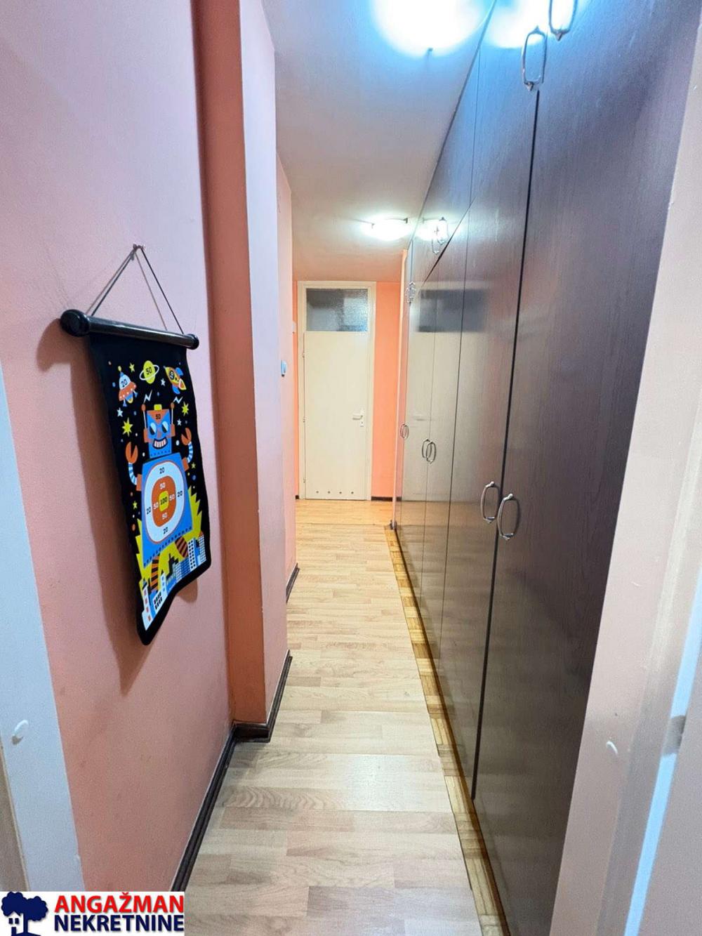 Stan na prodaju u Beogradu, Marije Bursać, trosoban, 77m2, cena 220000 evra