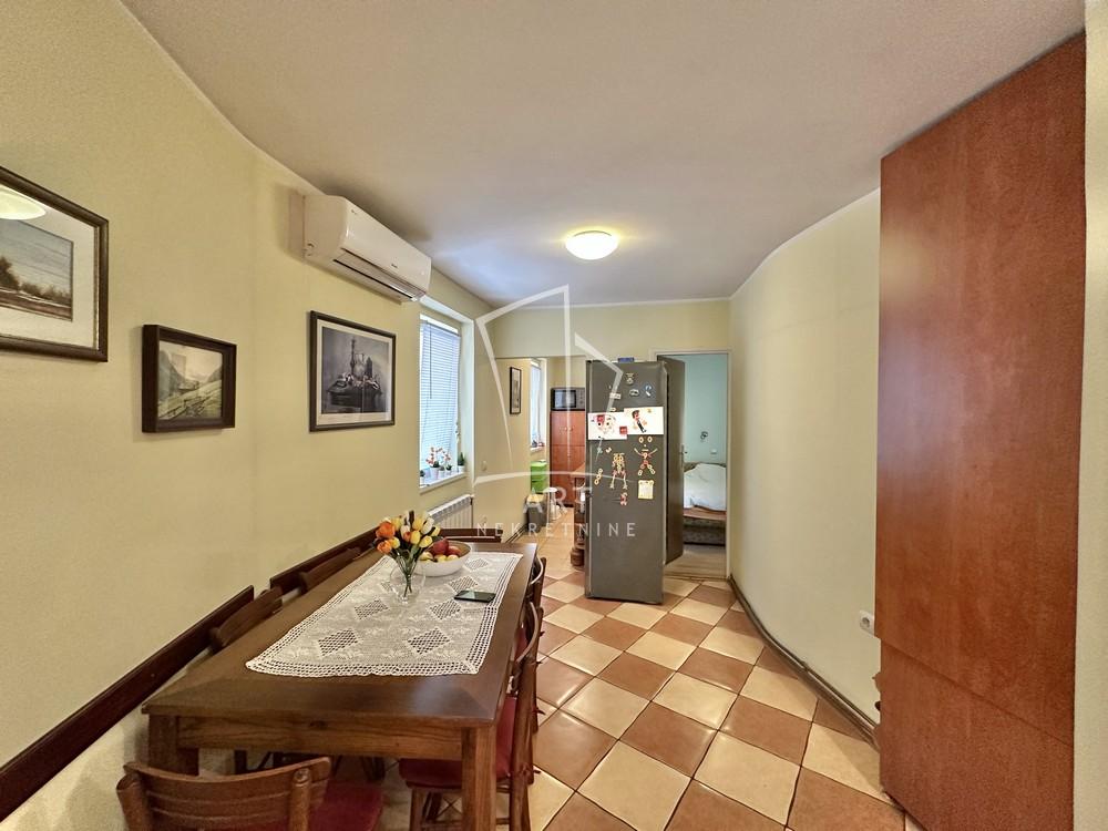 Stan na prodaju u Beogradu, Stari grad, troiposoban, 81m2, cena 235000 evra