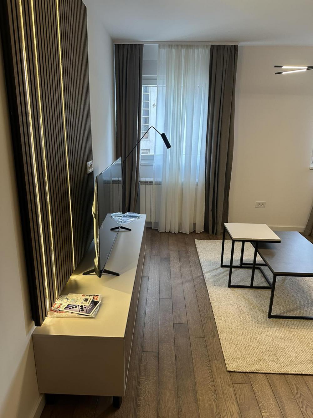 Stan na prodaju u Beogradu, Crveni Krst, dvoiposoban, 62m2, cena 279000 evra