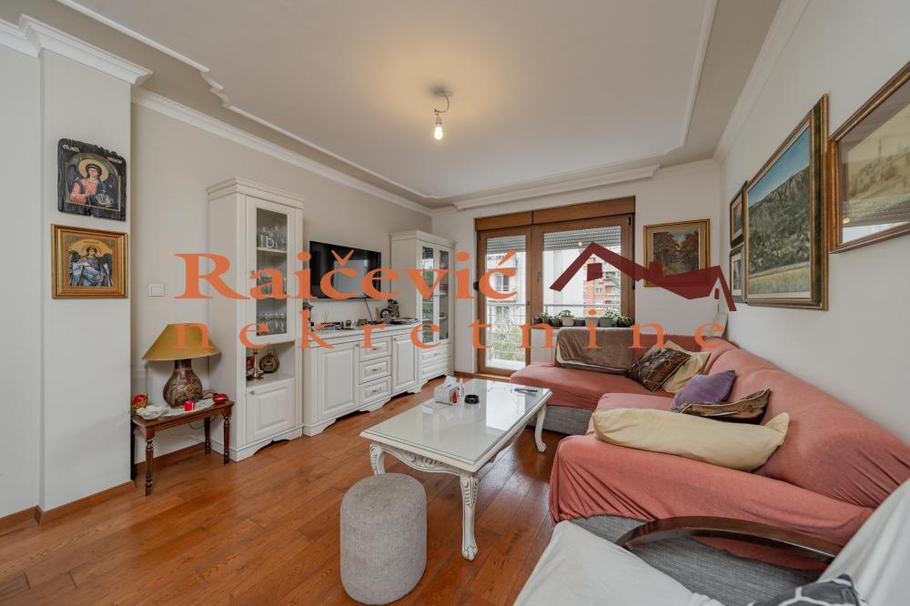 Stan na prodaju u Beogradu, Crveni Krst, trosoban, 66m2, cena 270000 evra