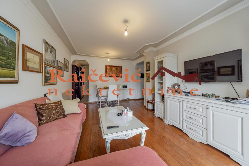Stan na prodaju u Beogradu, Crveni Krst, trosoban, 66m2, cena 320000 evra