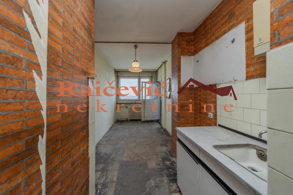 Stan na prodaju u Beogradu, Novi Beograd blok 37, cetvorosoban, 105m2, cena 270000 evra
