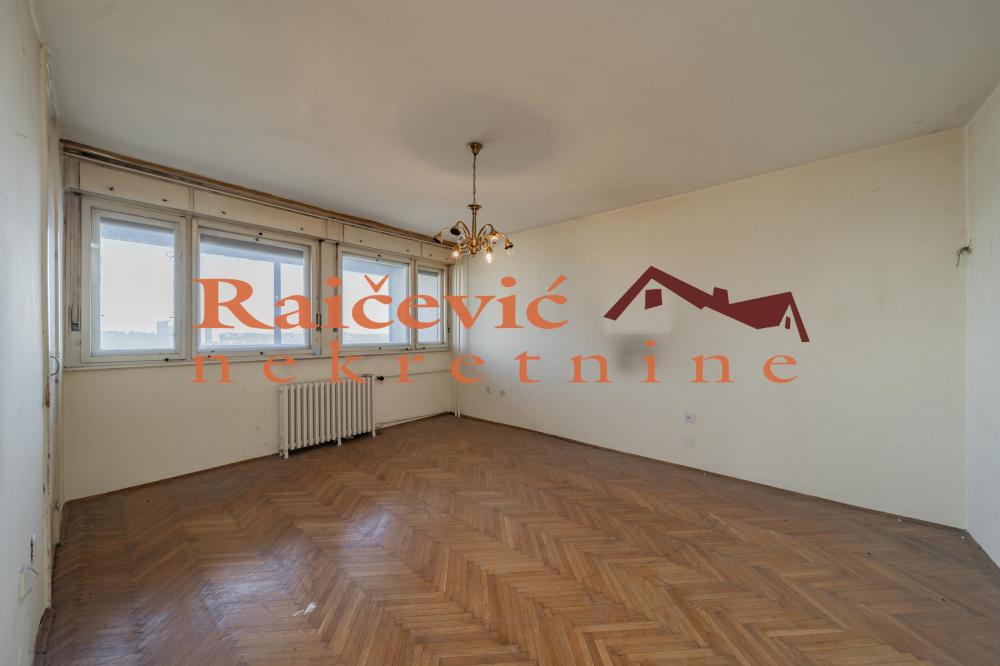 Stan na prodaju u Beogradu, Novi Beograd blok 37, cetvorosoban, 105m2, cena 270000 evra