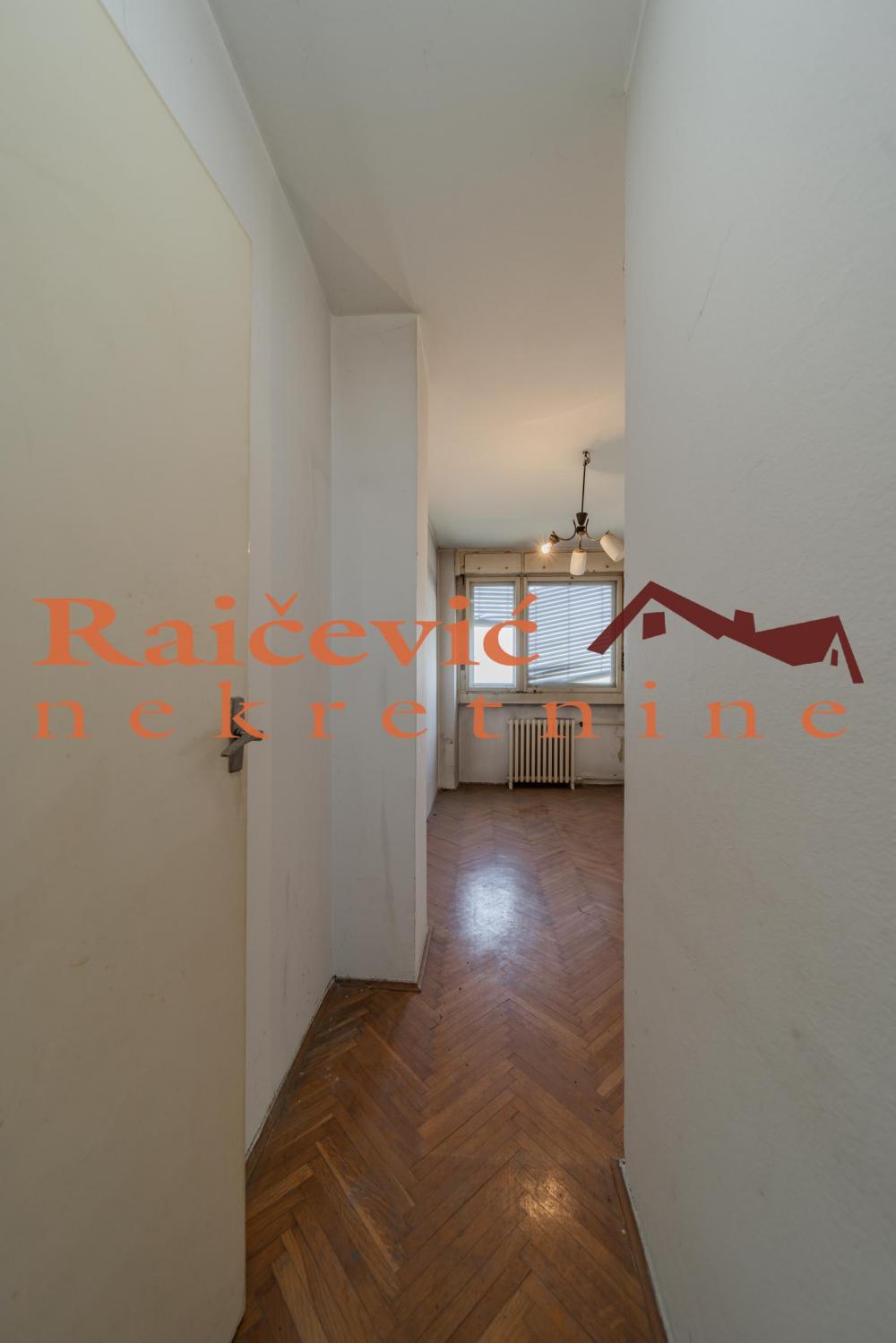 Stan na prodaju u Beogradu, Novi Beograd blok 37, cetvorosoban, 105m2, cena 270000 evra